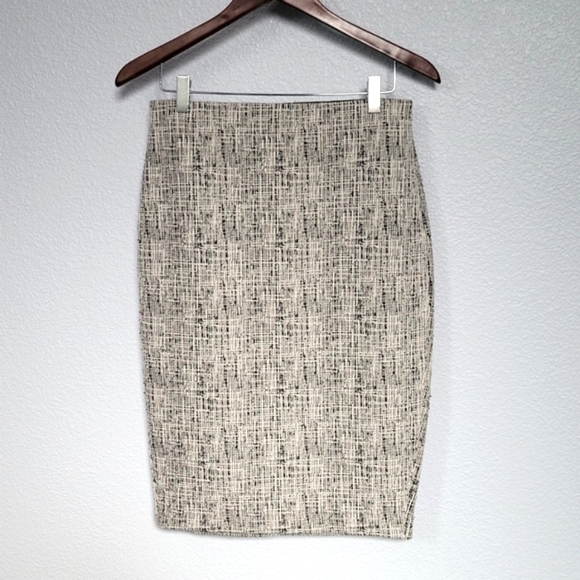 Express, pencil skirt, black and white, size small - Picture 1 of 6